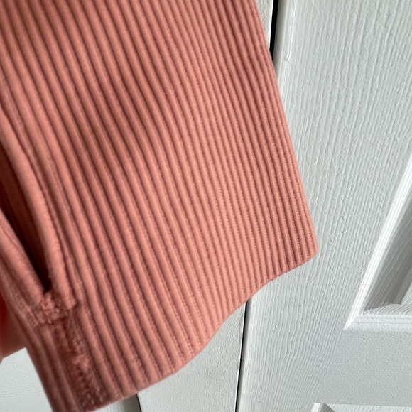 Lululemon cropped 1/4 zip up, size 8 - Picture 5 of 6